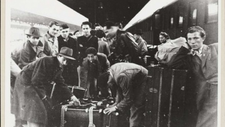 Information on the Move: Networks between Australia and Europe during the Holocaust 